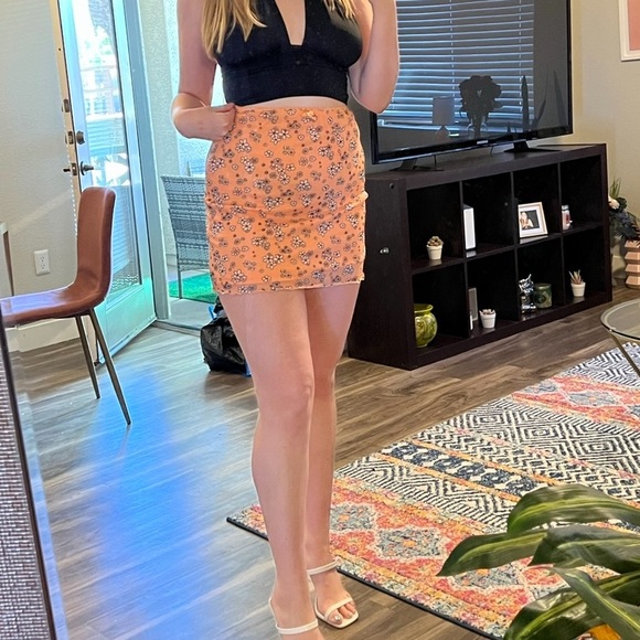 Orange Floral Mini Skirt - Picture 4 of 4